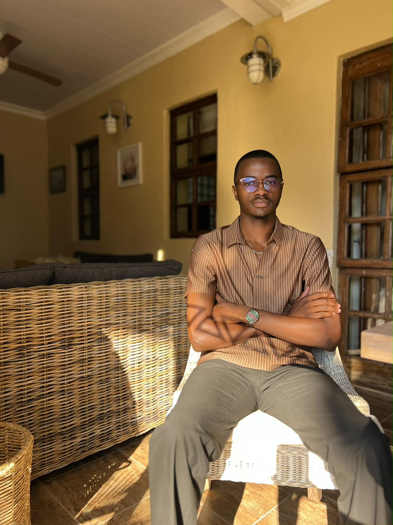 Portrait of Fabilous Lashidi, software engineer and web developer in Zimbabwe